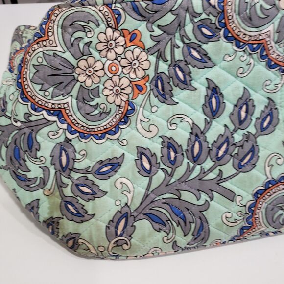 Vera Bradley Tote (Approx. 18 x 15 x 9) and Matching Notebook - Picture 5 of 9